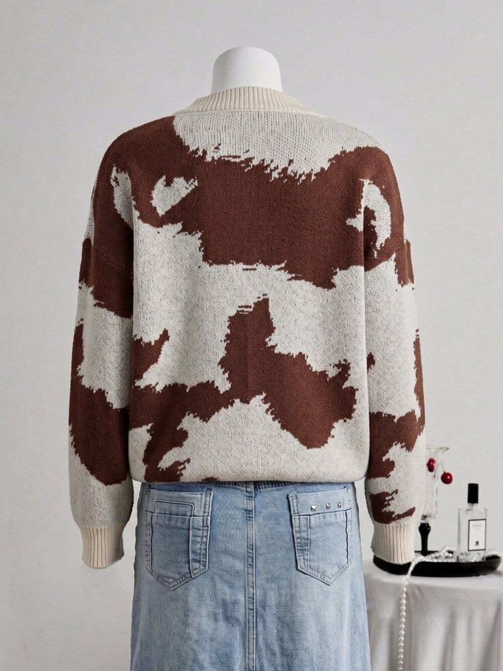 Multicolor Casual Women's Abstract Cow Print Loose Raglan Long Sleeve Pullover - Picture 2 of 4